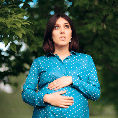 Frau schwanger ängstlich (500 × 500 px).png