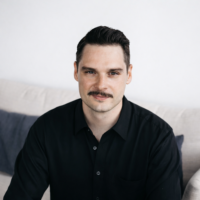 Johannes Stabel Business Bild Knopf zu 2.png