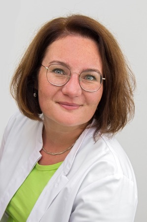 Silvia Büchel, Apothekerin