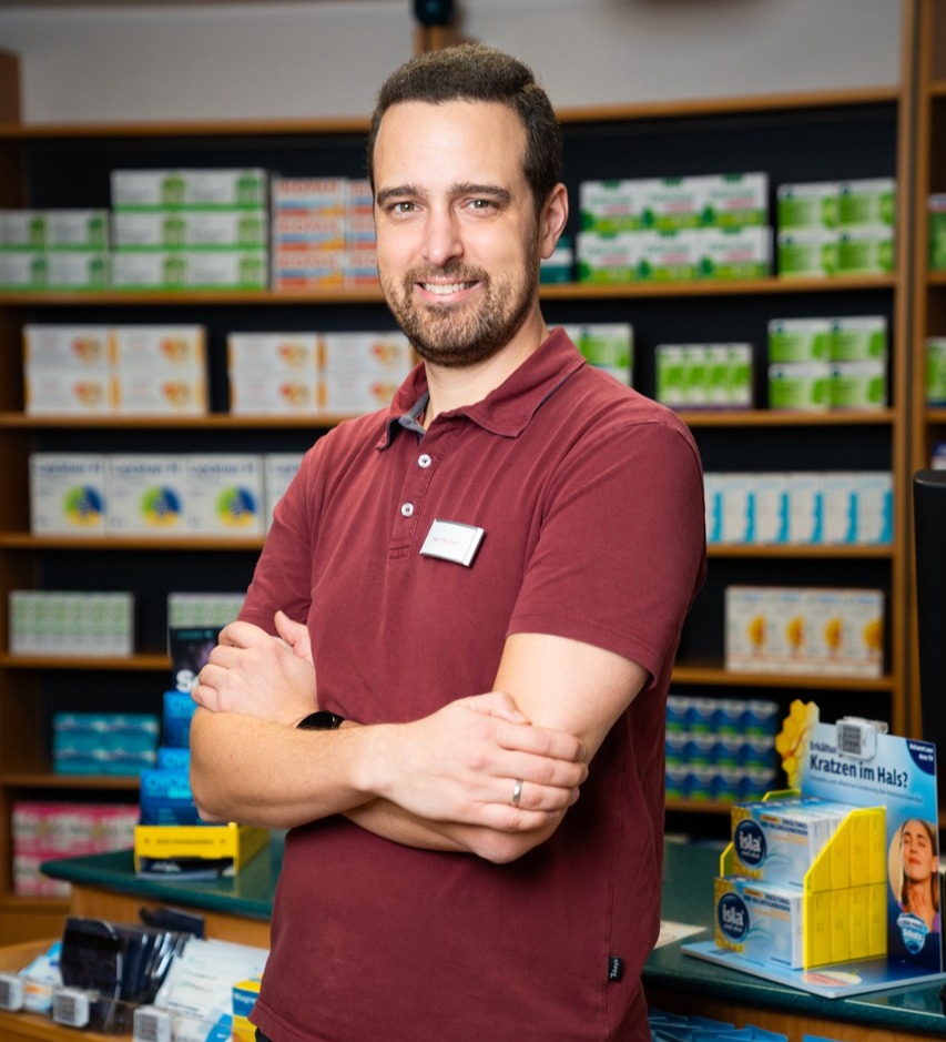 Andreas Reichert in der Apotheke