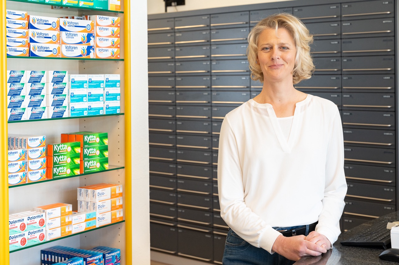 Die Inhaberin in der Bären Apotheke