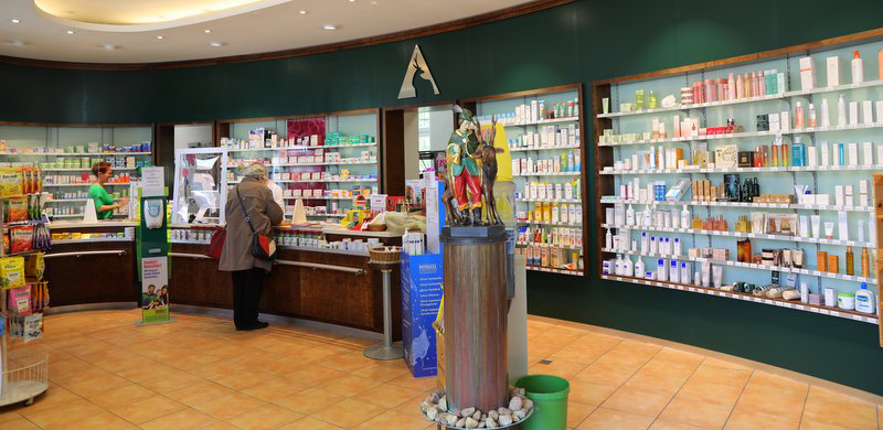 Der Innenraum der St. Hubertus-Apotheke