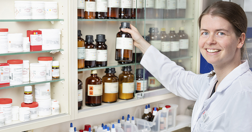 Labor - Thema Weiterentwicklung in der Anna Apotheke Neufahrn