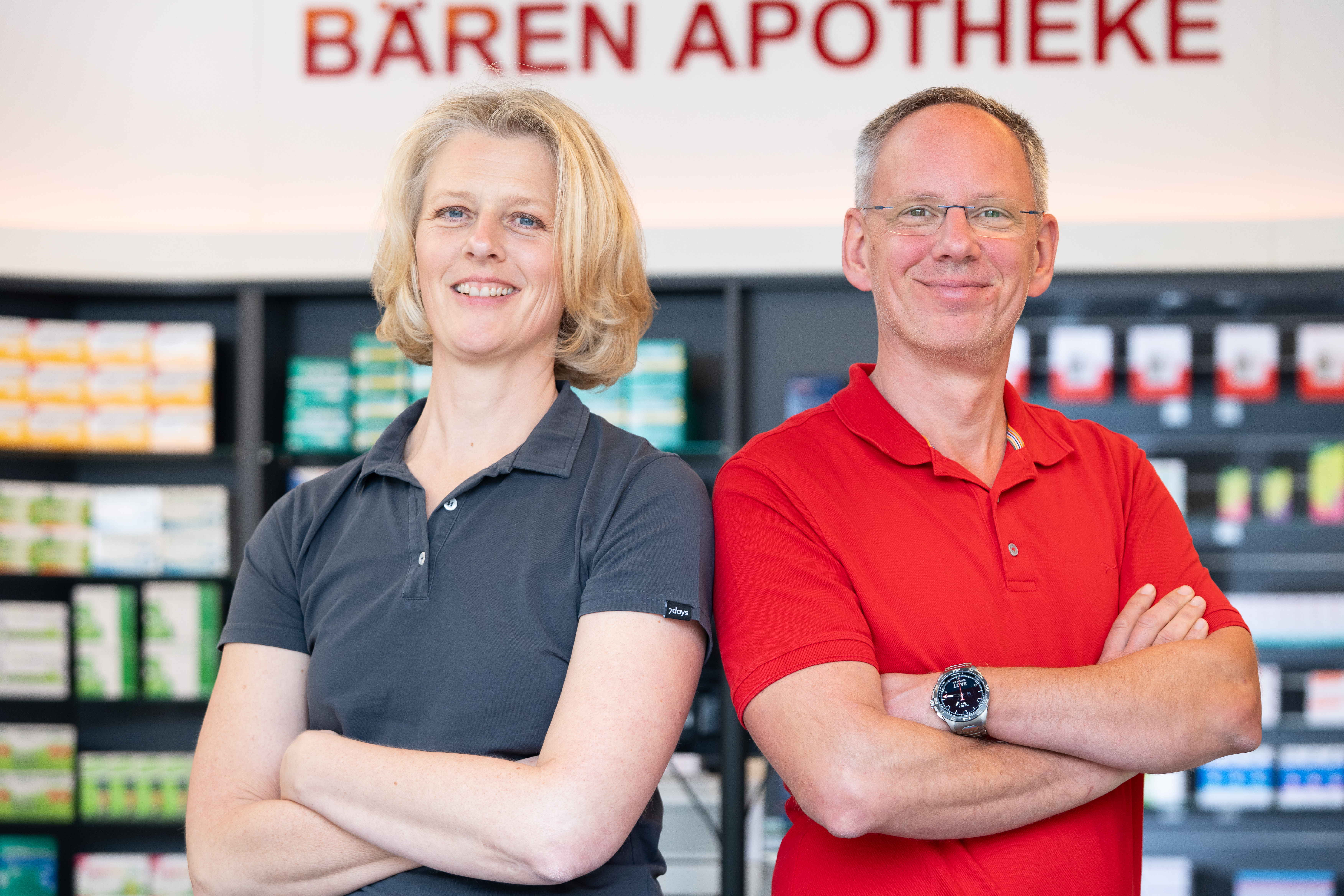 Zwei Kollegen der Bären Apotheke