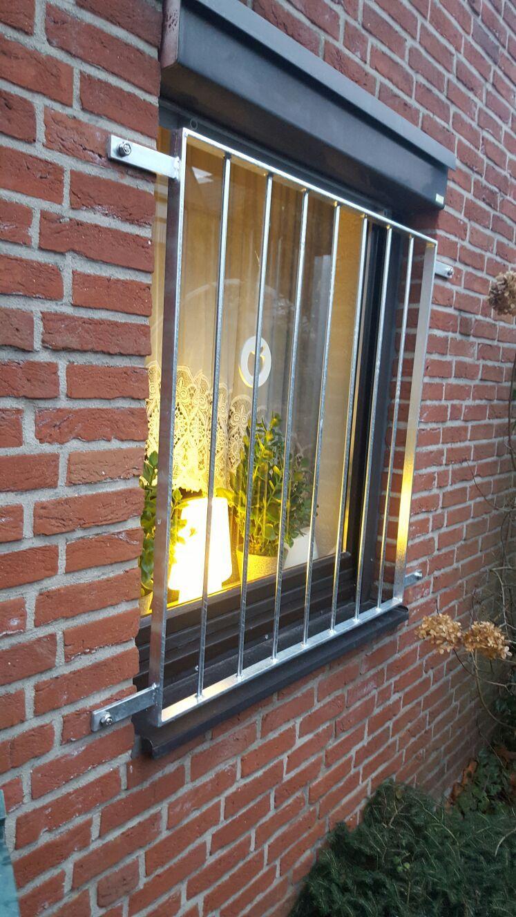 Fenstergitter verzinkt.jpg