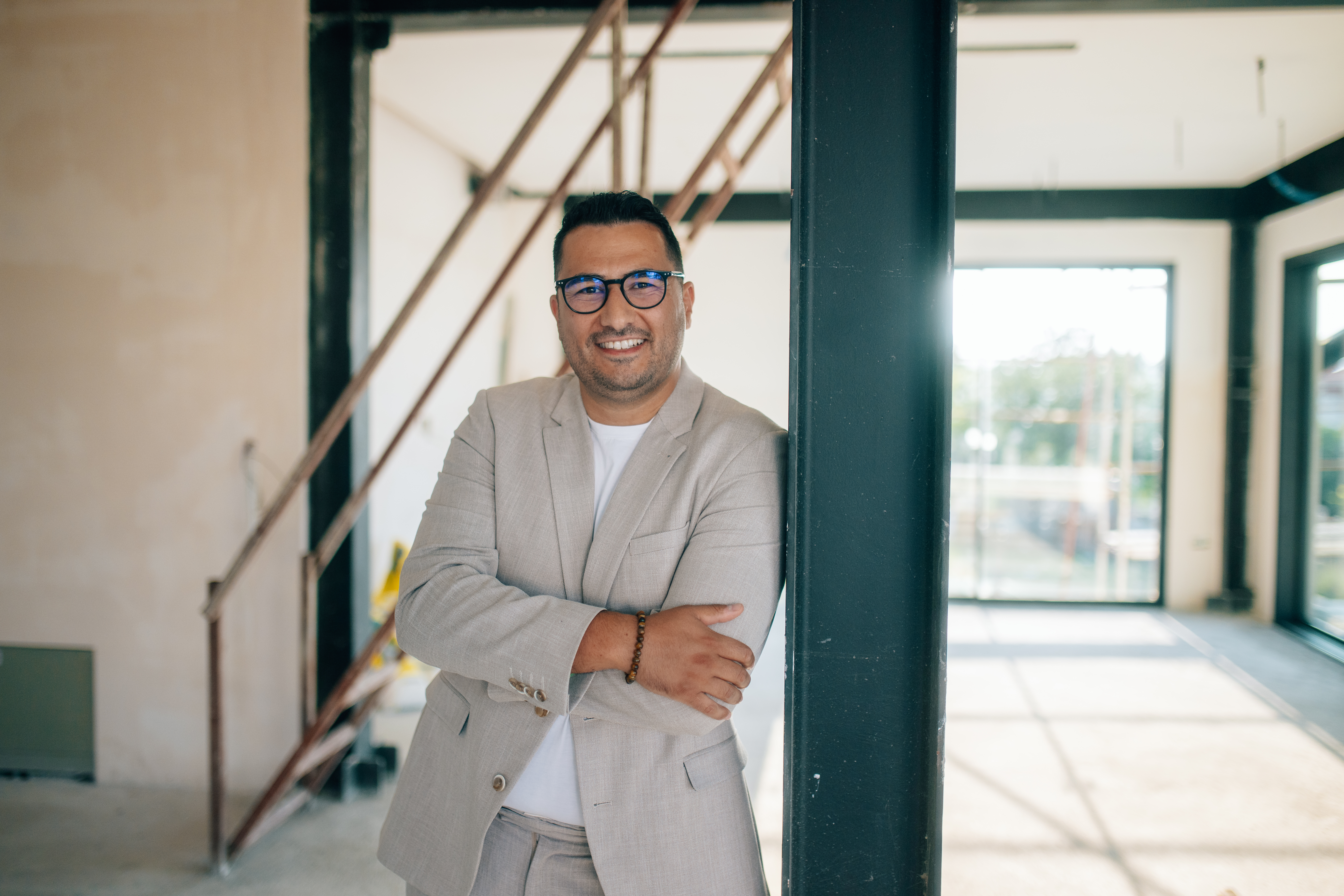 24-05 - Oktay Cömertler - Van den Berg Abbruch GmbH - CEO Shooting - Oktay-5977.jpg