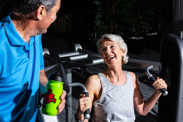 🧓💪 Fit im Alter: Warum du mit 60+ unbedingt noch Krafttraining machen solltest