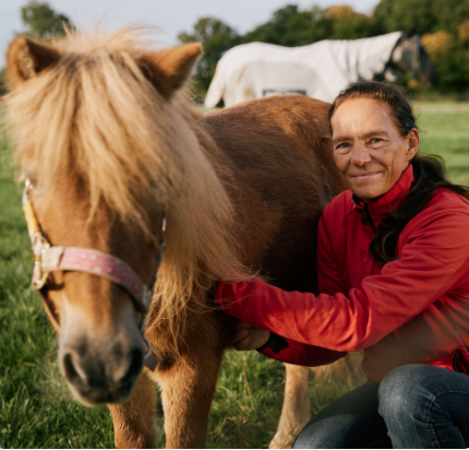 Nicole Luzar mit Pferd
