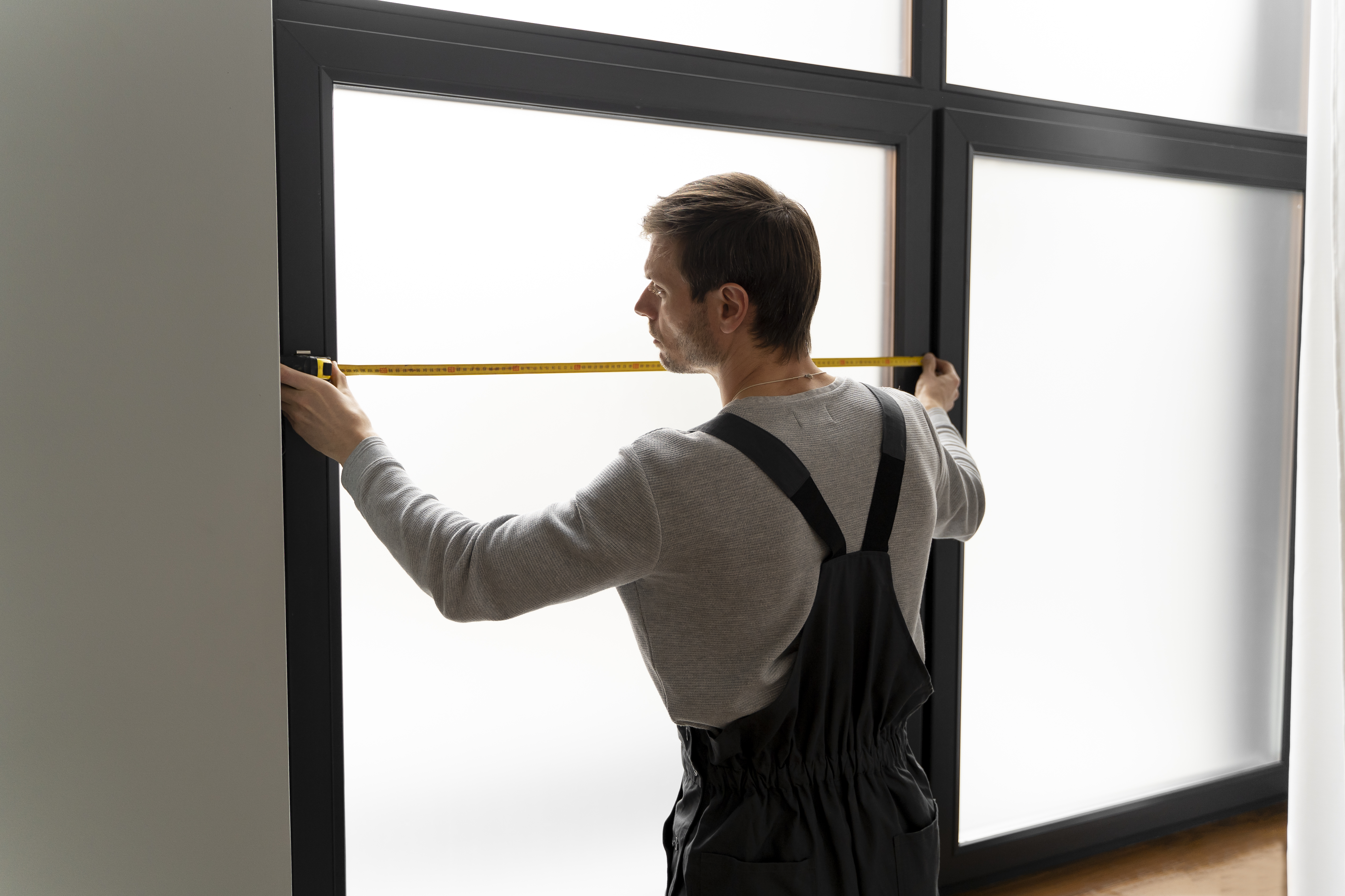 service-maintenance-worker-repairing.jpg