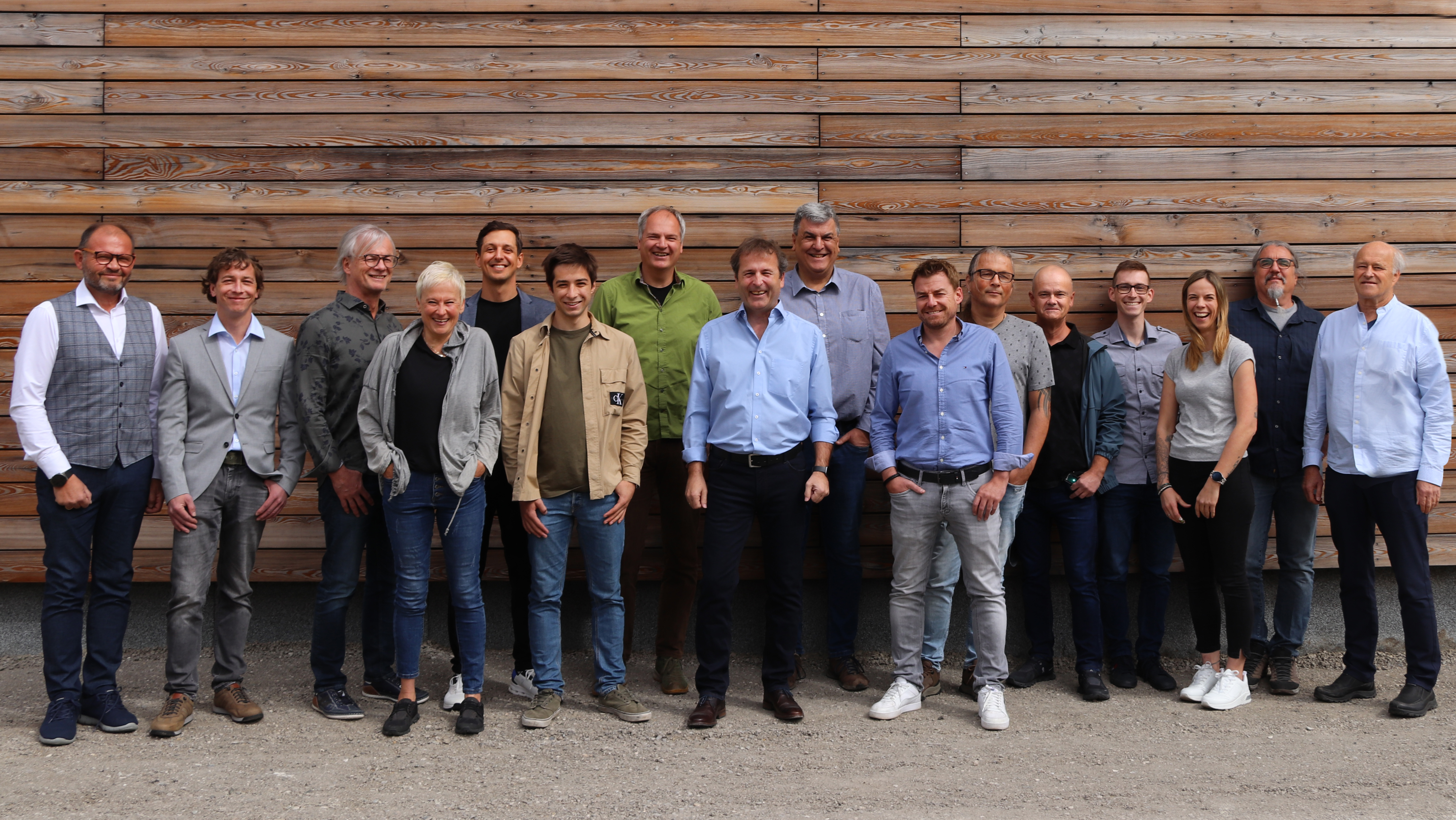 gruppenfoto_16-9.jpg