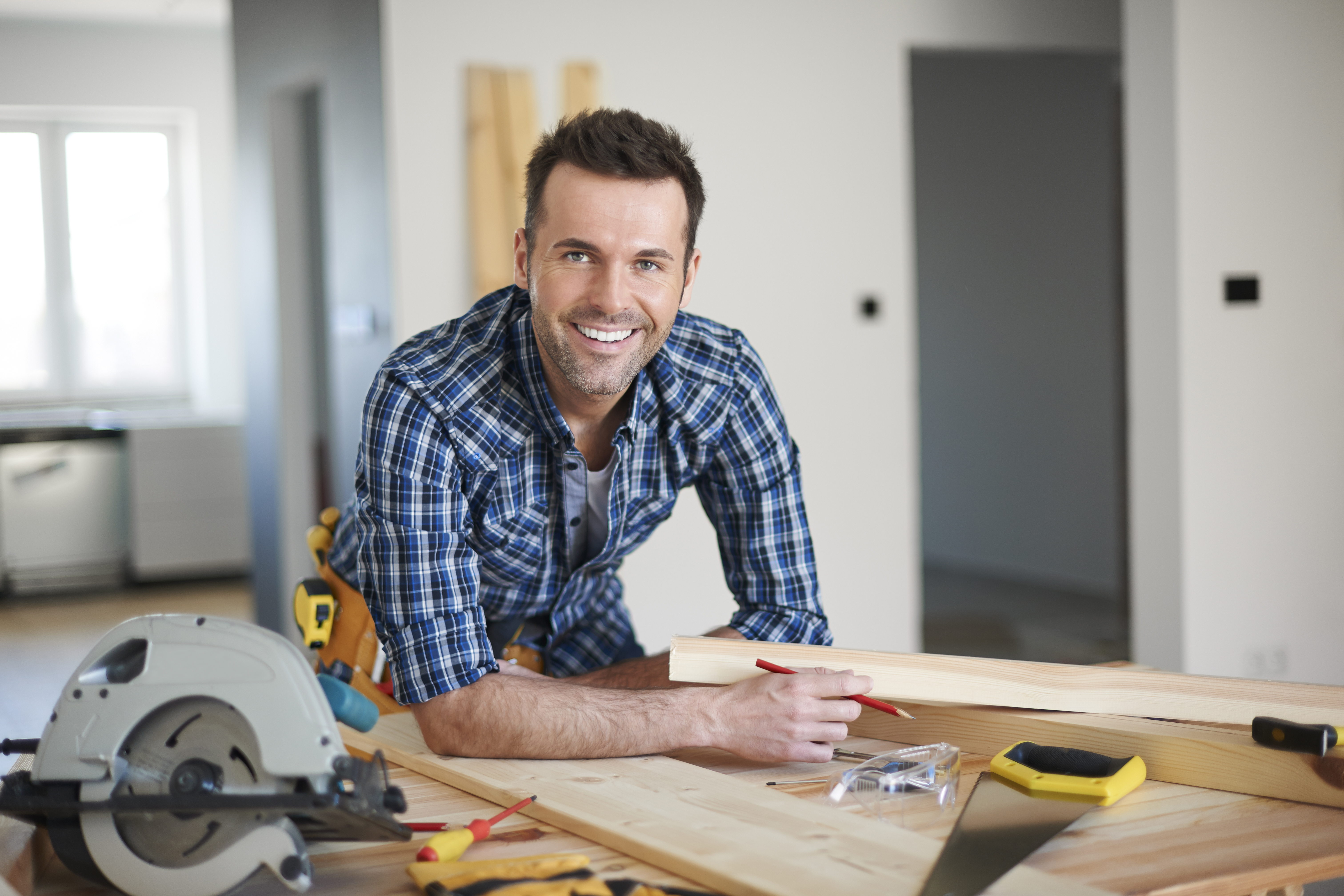 carpenter-working-house.jpg