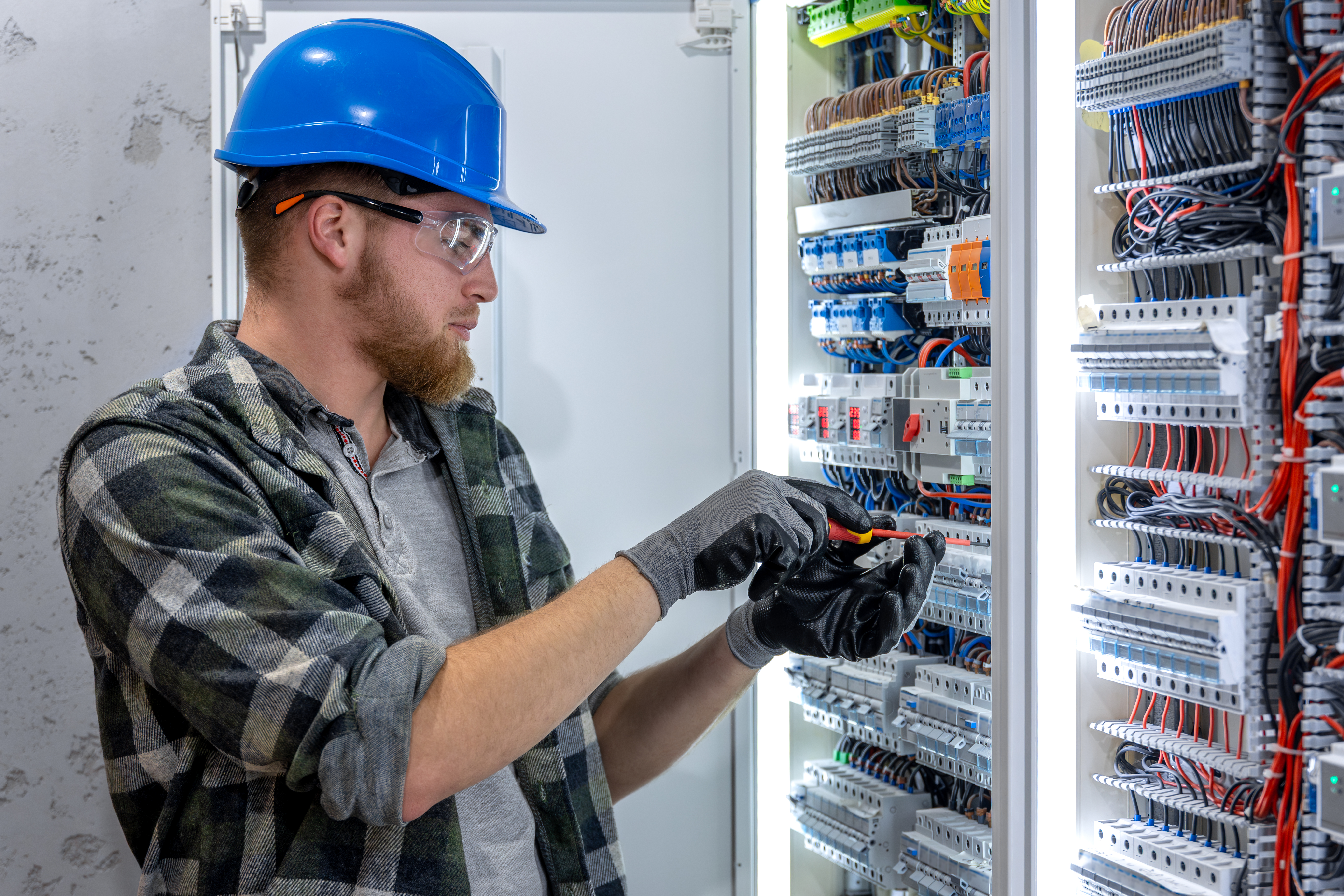 electrician-with-tablet-digital-switchboard-control-ready-action.jpg