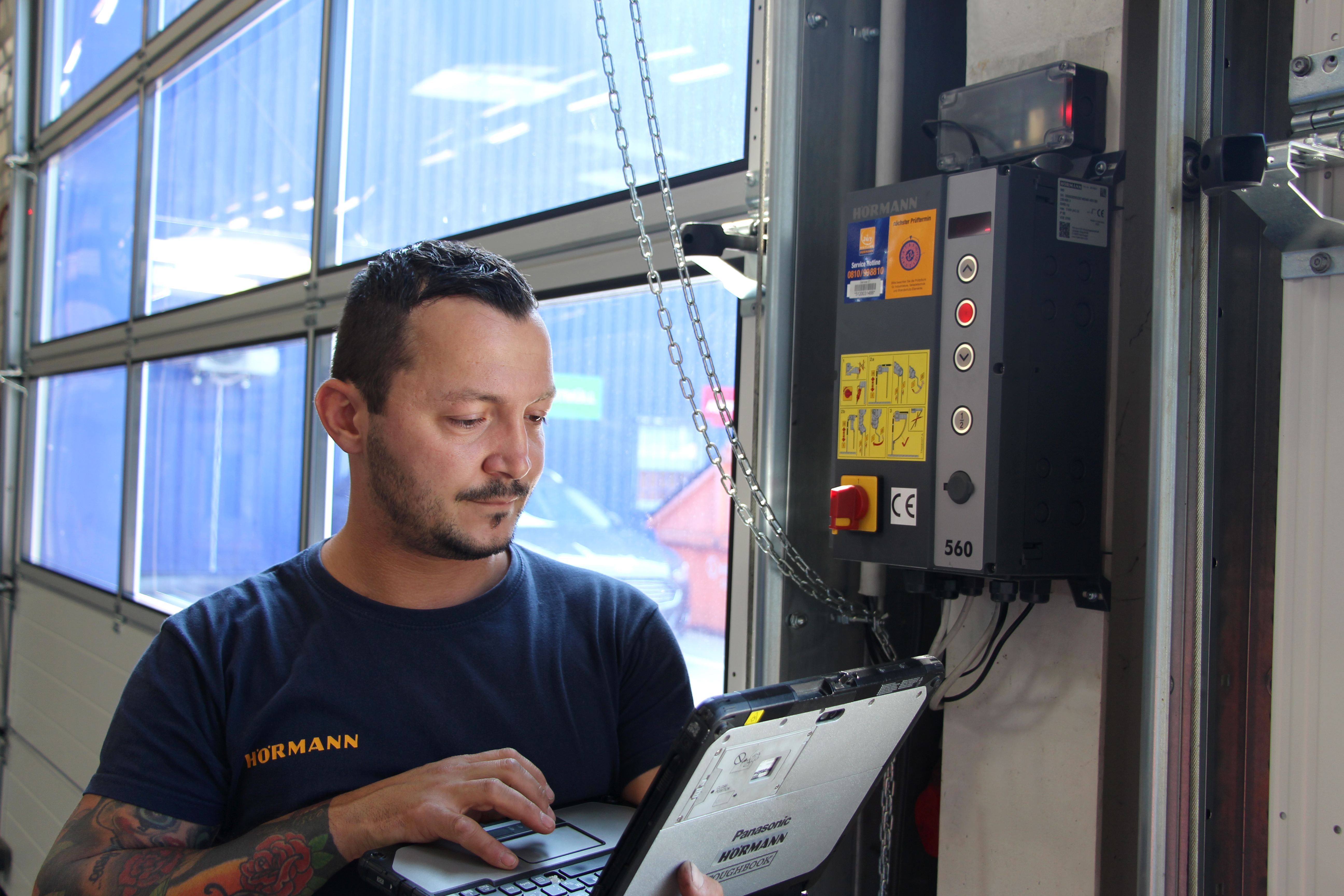 Servicetechniker Padurice beim Arbeiten (14).jpg