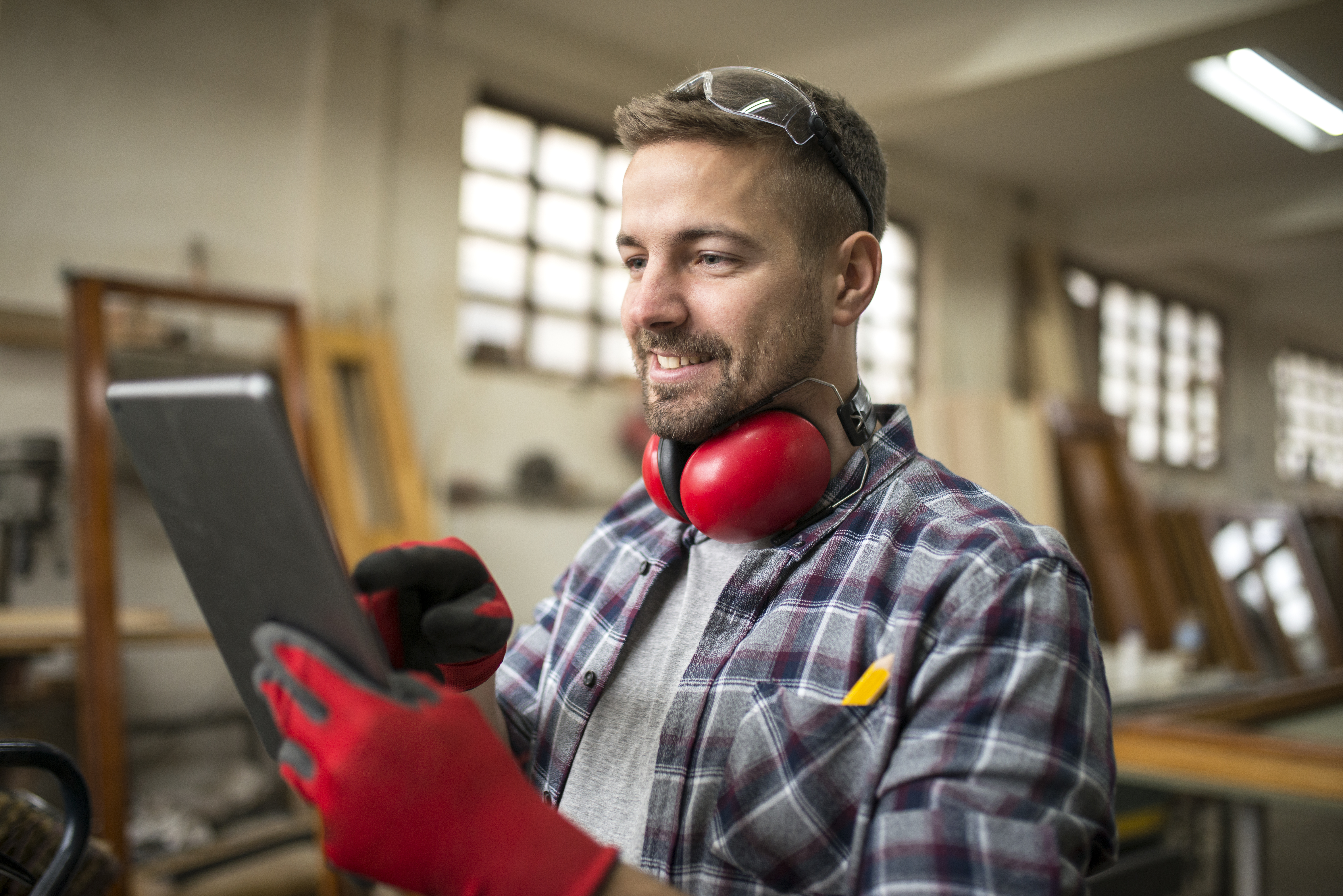 professional-carpenter-workshop.jpg