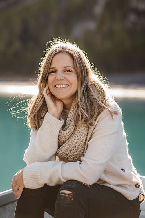 Lächelnde Fotografin