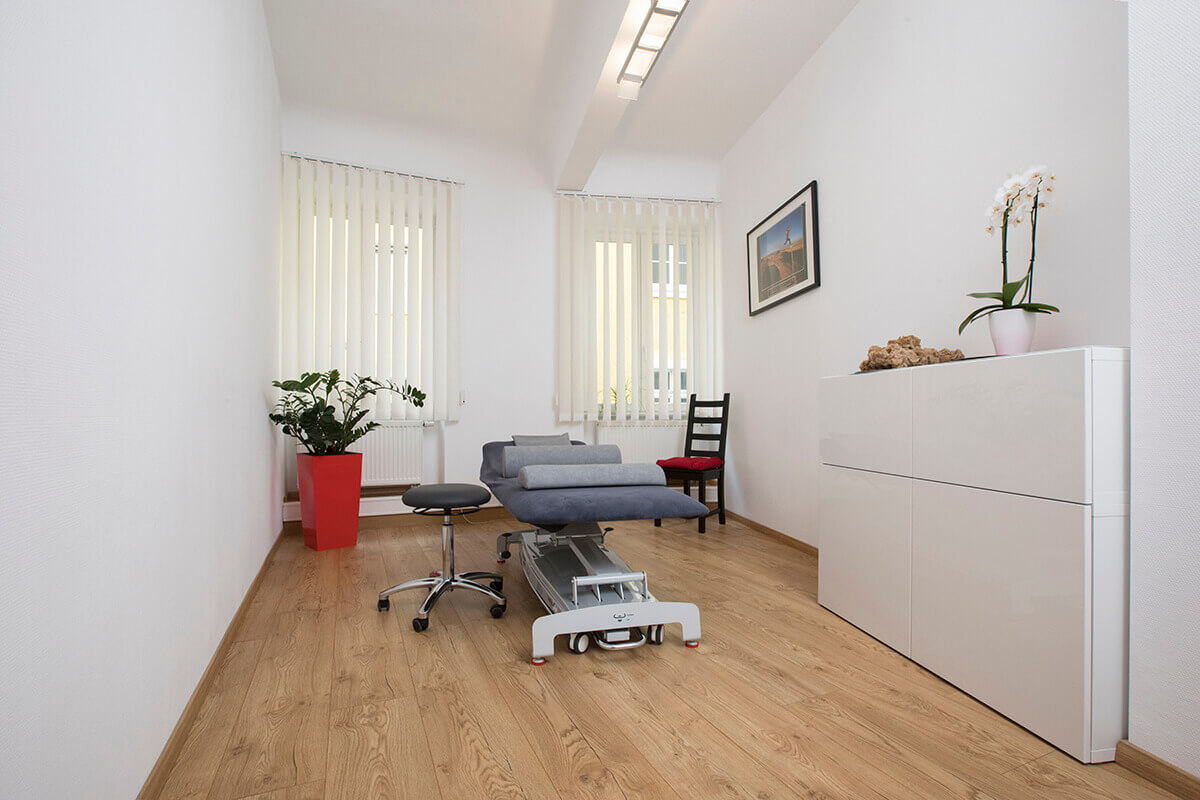 physiotherapie-praxis-behandlungsraum-therapiekonzept-kutzner-wuerzburg.jpg