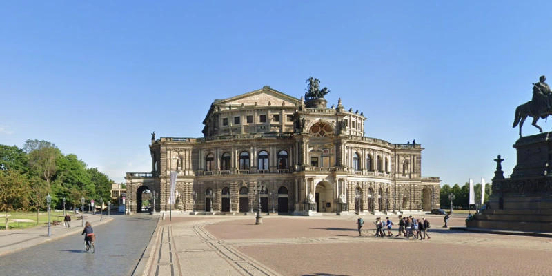 Die Semperoper und Immobilienbewertung: Was Dresdens Kulturerbe mit Ihrem Eigentum verbindet