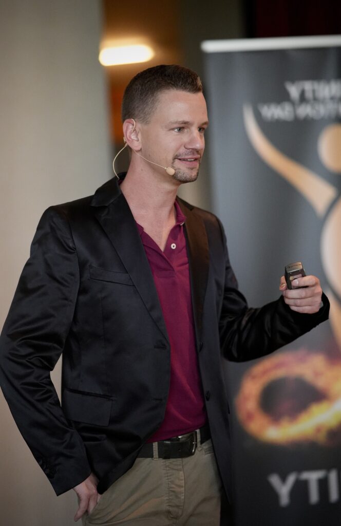 Michael-Heister-Speaker-Zuerich-1-664x1024.jpeg