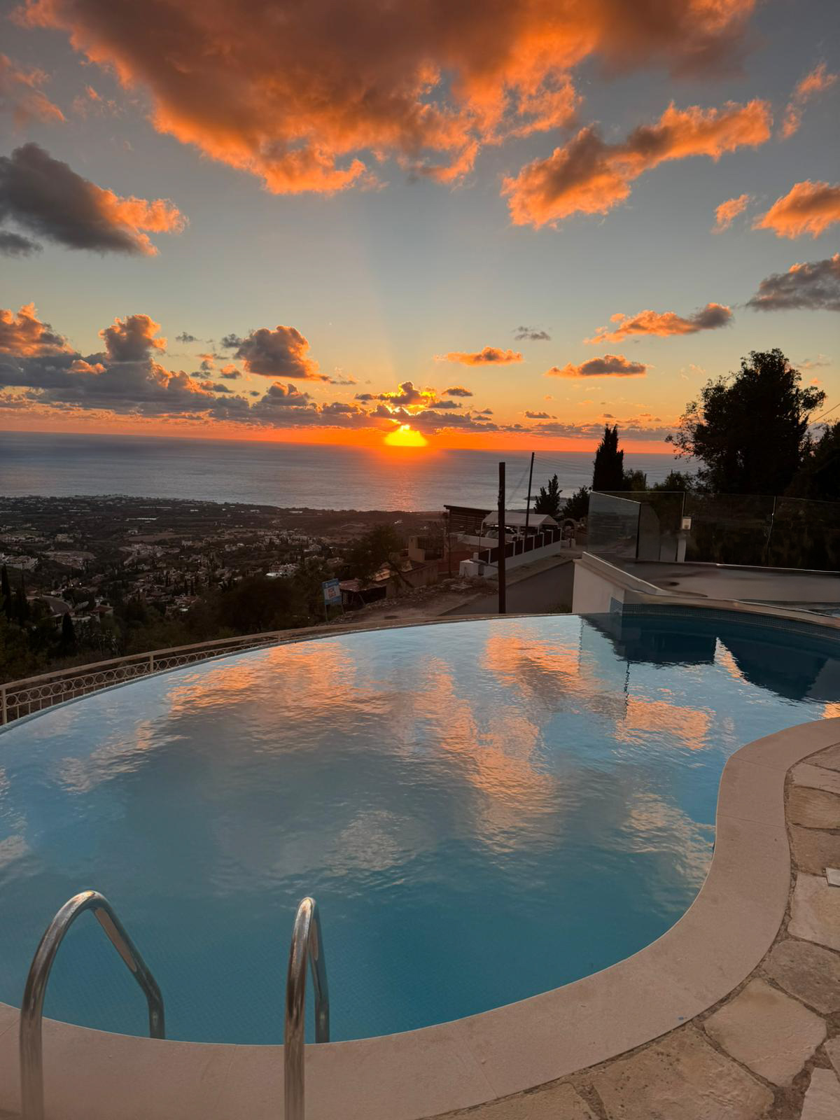 Mr (1). Attraction Villa 2.jpg