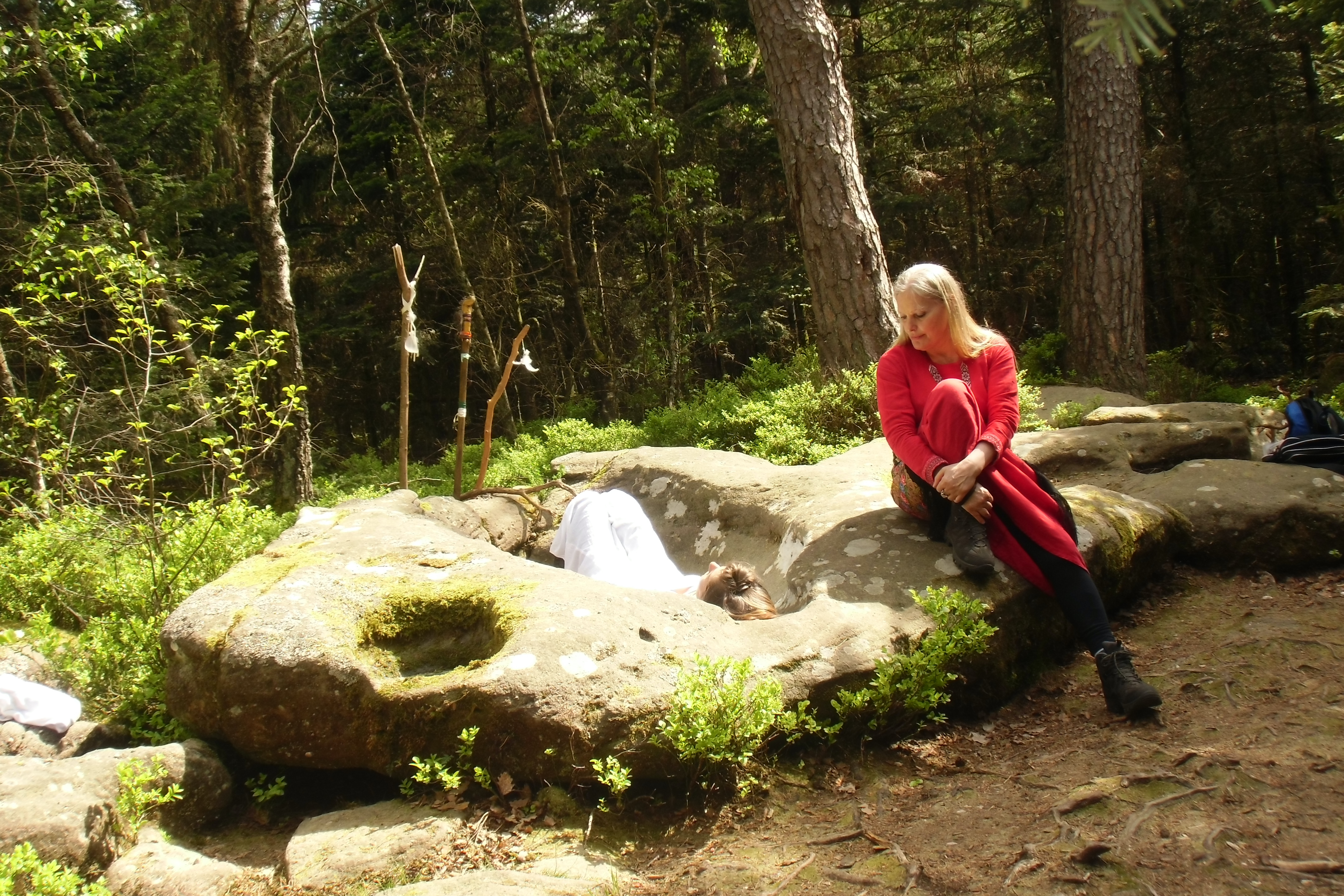 Energetische Gebärmutterreinigung an einem Kraftplatz 1.png