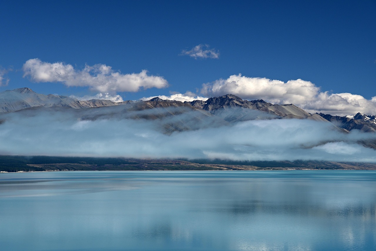 Berg hinter See.jpg