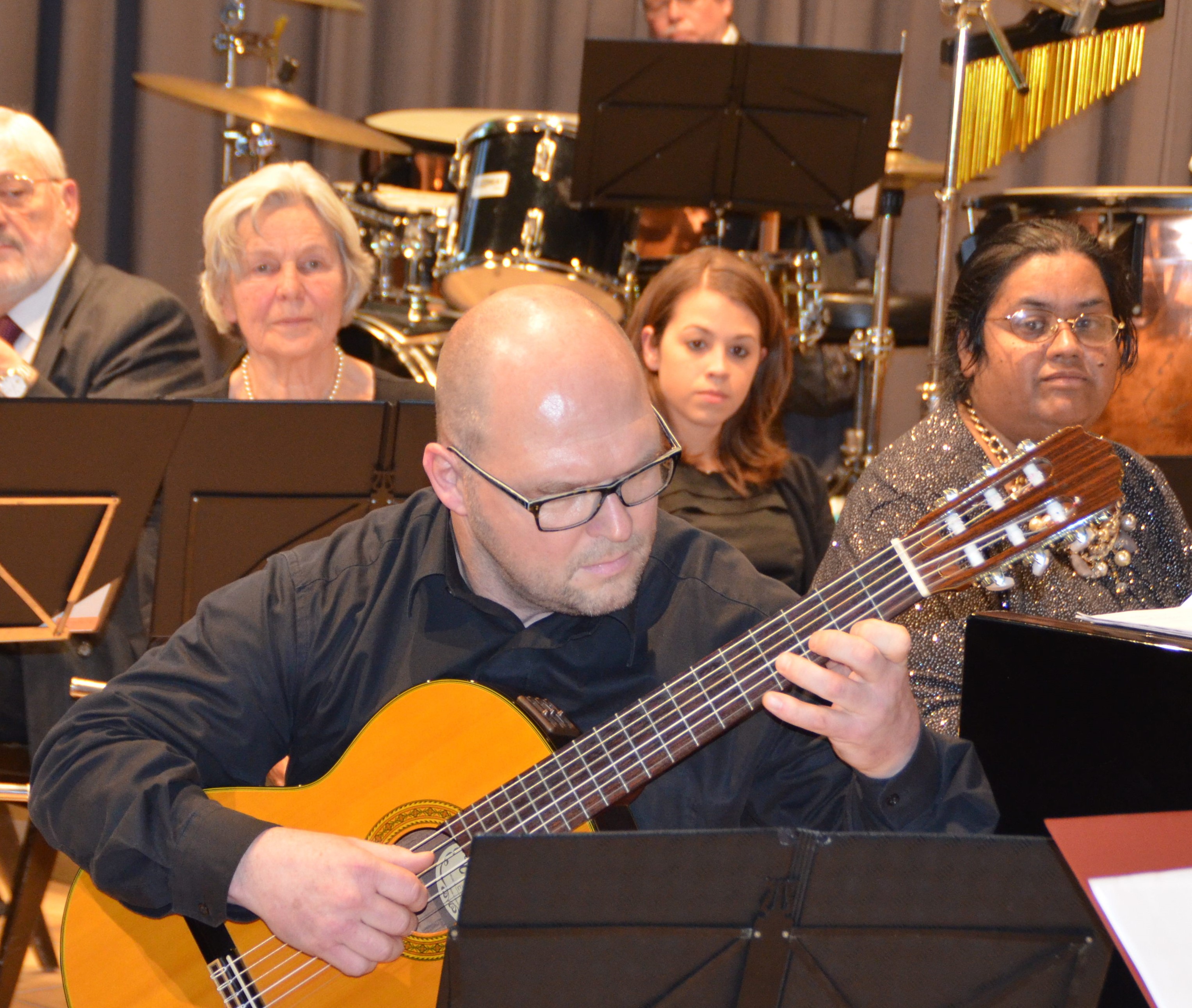 Karsten_Gitarre-Orchester_klein (1).JPG