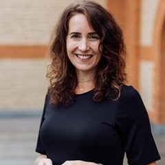 Dr. Claudia Burger