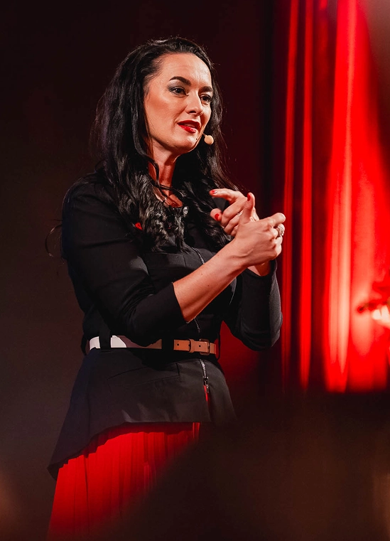 Silvia_stage.webp
