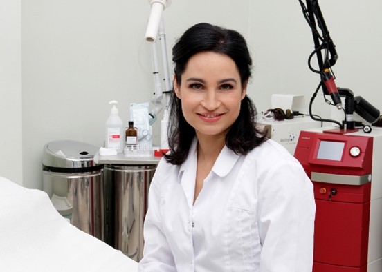 Dr. Adler Yael.jpg
