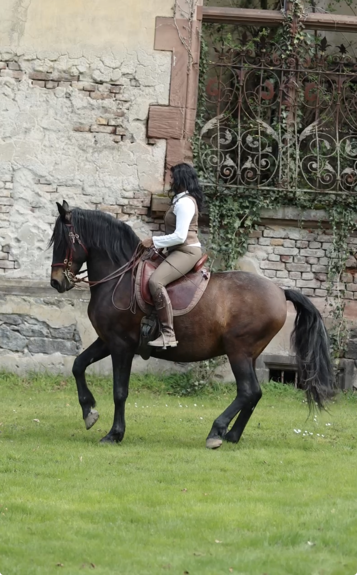 Malu Abbink mit Pferd