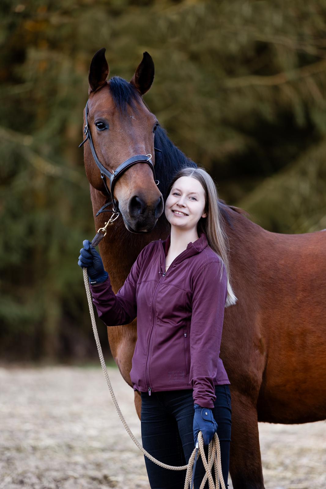 Katharina mit ihrem Pferd Jugador