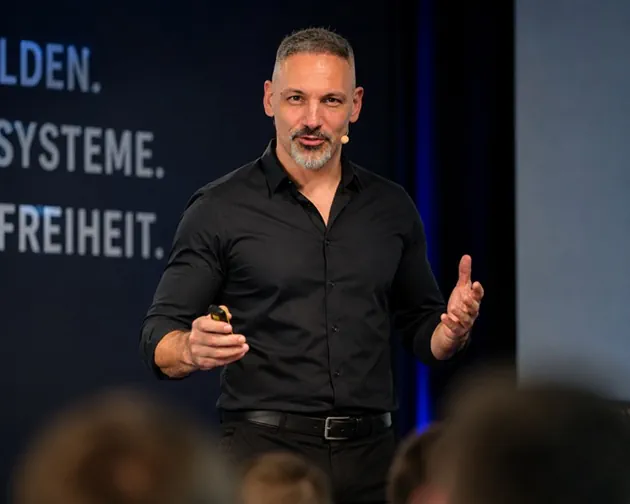 Andreas buehne klein.webp