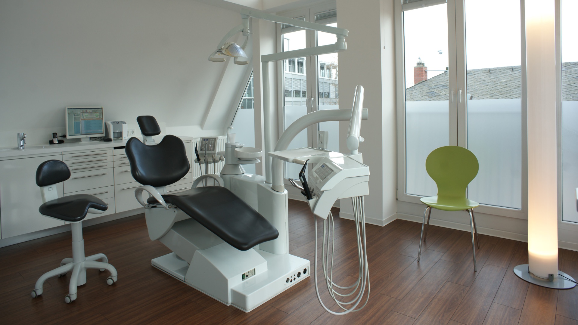Jobangebot Zahnarztpraxis Frankfurt am Main, Dr. Stefanie Brück, Behandlung
