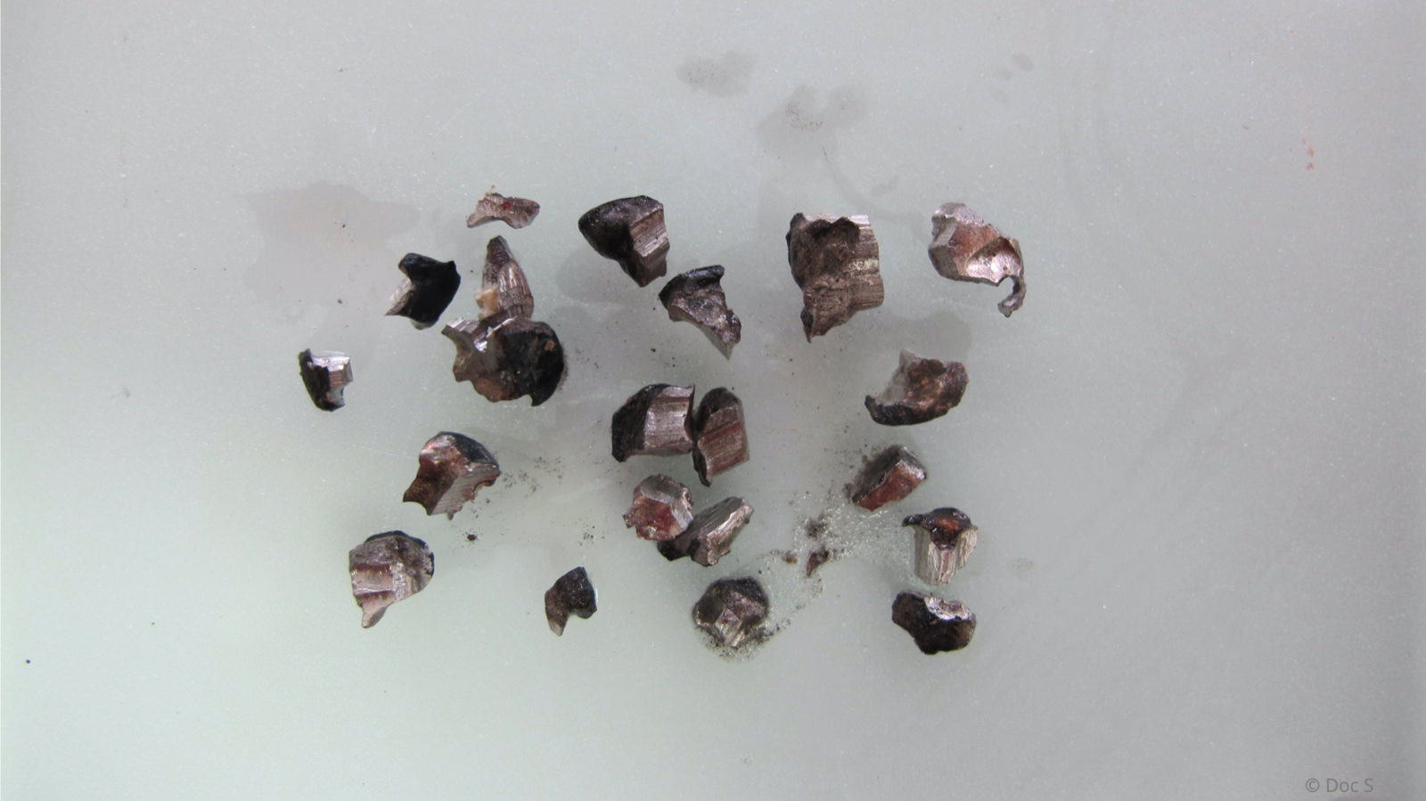 Entfernung des Amalgams in großen Stücken, um die Quecksilberdampf-Bildung zu verringern