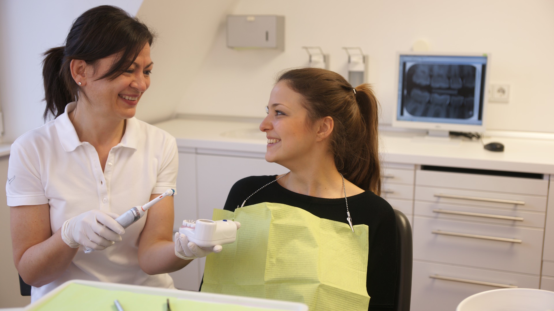 Jobangebot Zahnarztpraxis Frankfurt am Main, Dr. Stefanie Brück, Prophylaxe