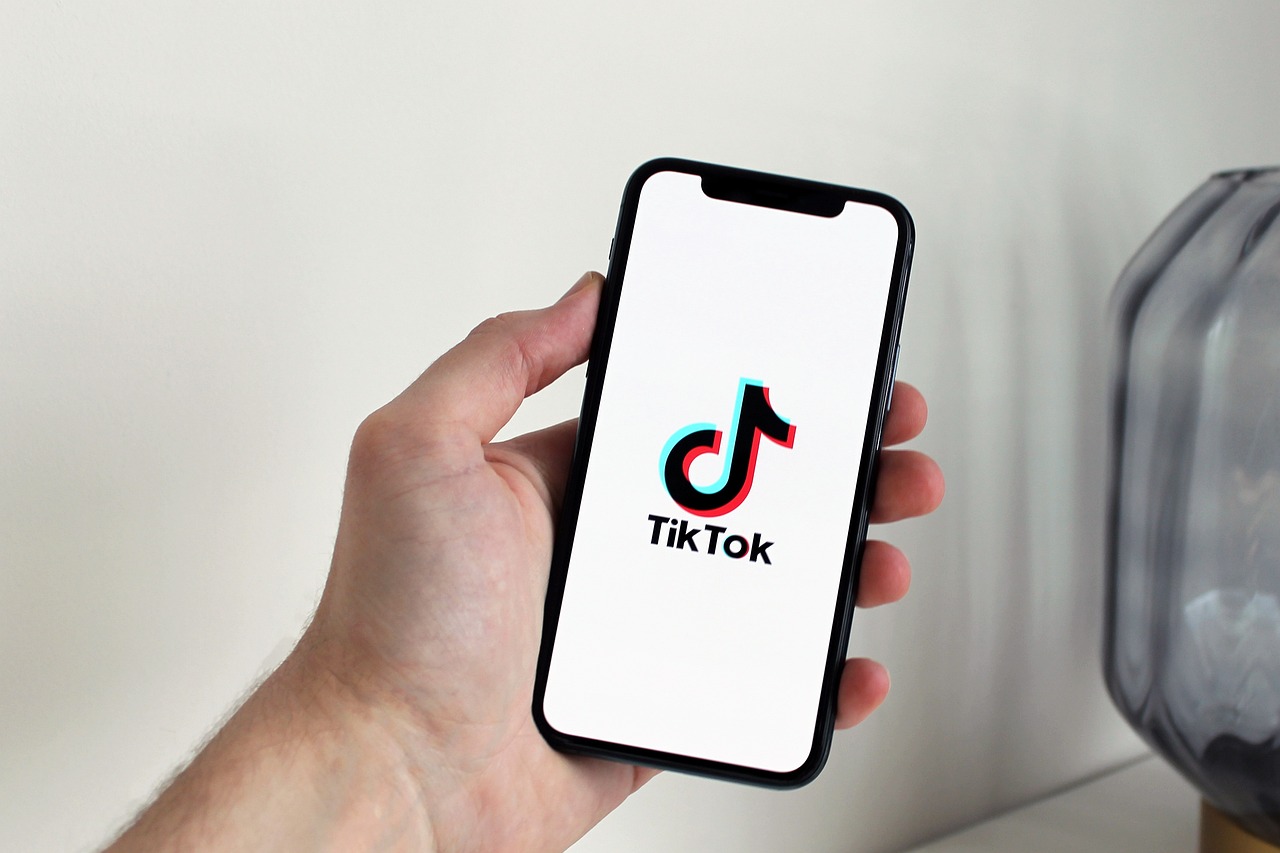 TikTok App auf dem Smartphone