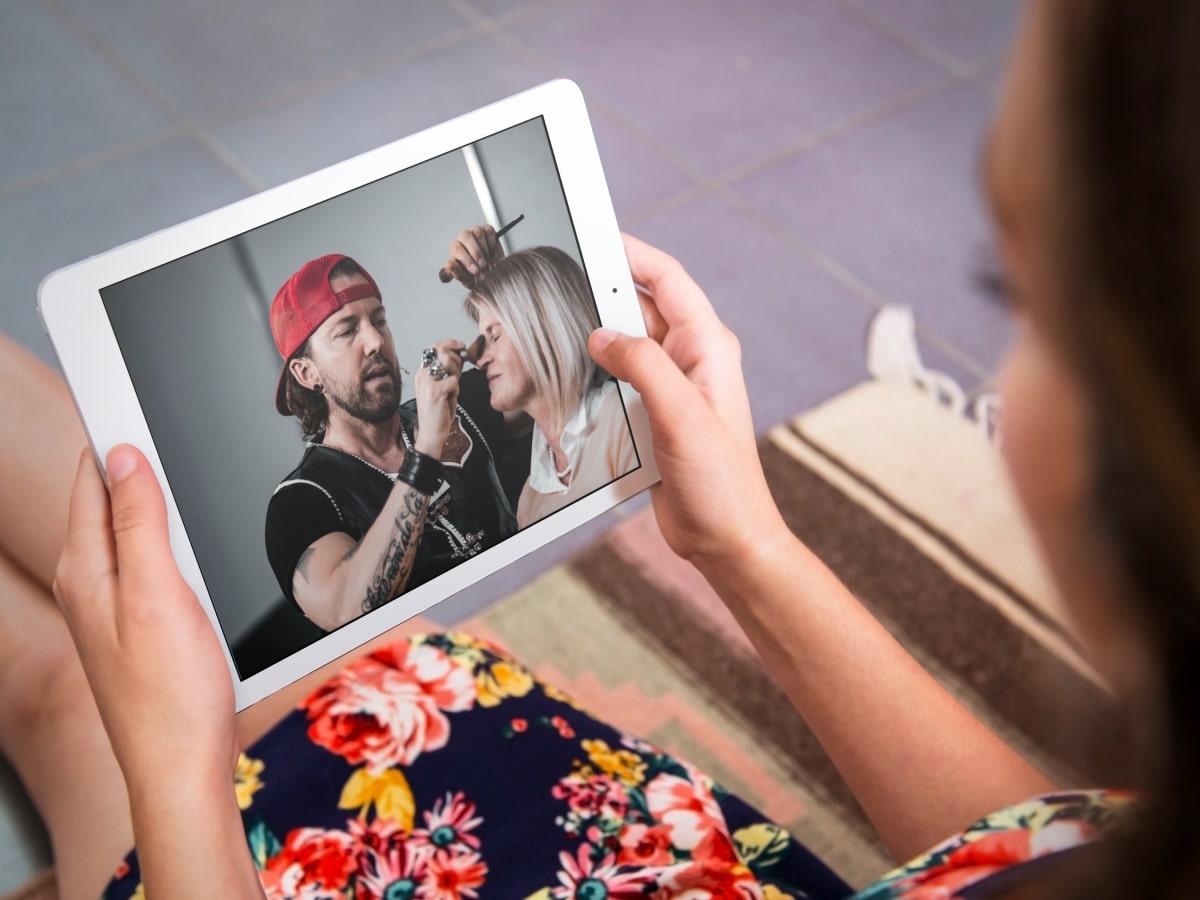 mockup-template-of-girl-using-ipad-on-the-floor-min.jpg