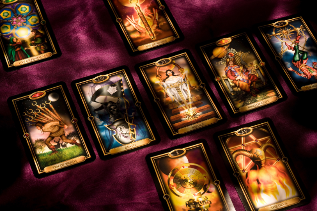 Gefahr der Tarot-Abhängigkeit und Tipps zur sicheren Anwendung!