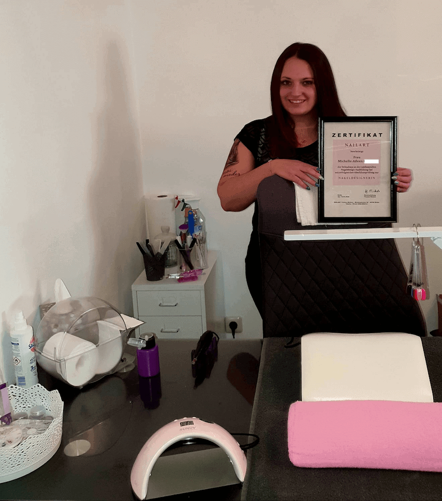 Nageldesign-Online-Ausbildung-Kundenbewertung-Michelle.png