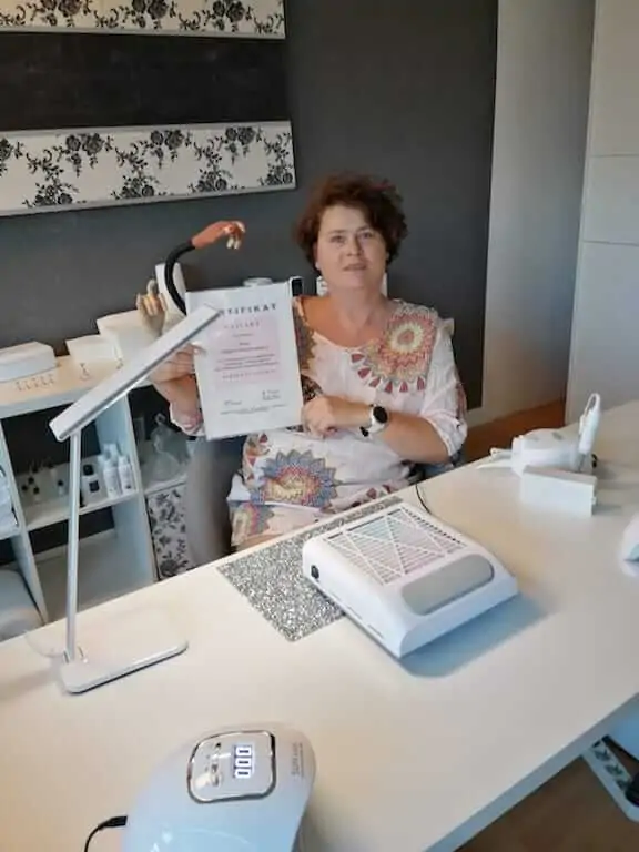Nageldesign-Online-Ausbildung-Kundenbewertung-Sabine.webp