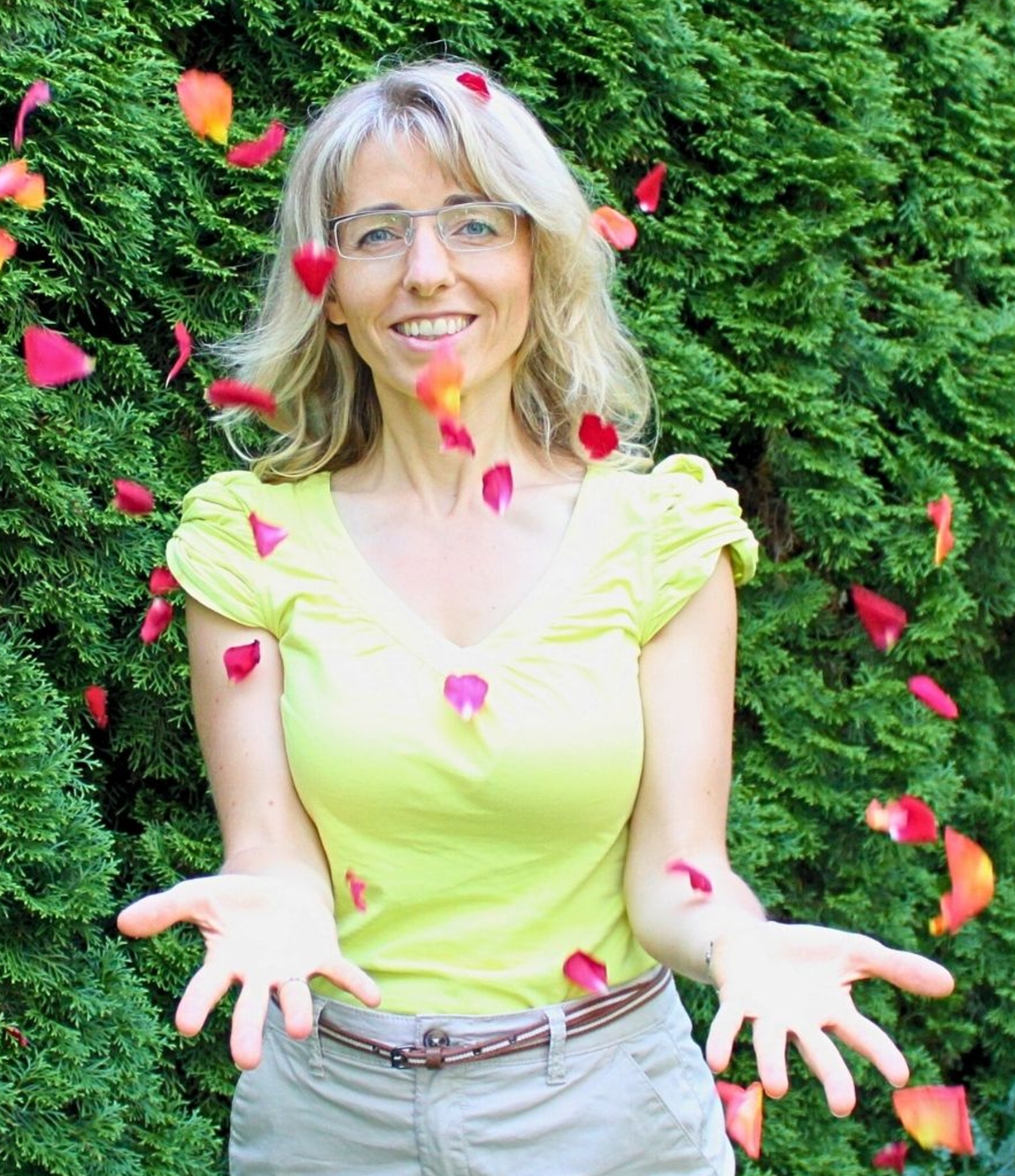 Mein Portrait mit Rosen.jpg