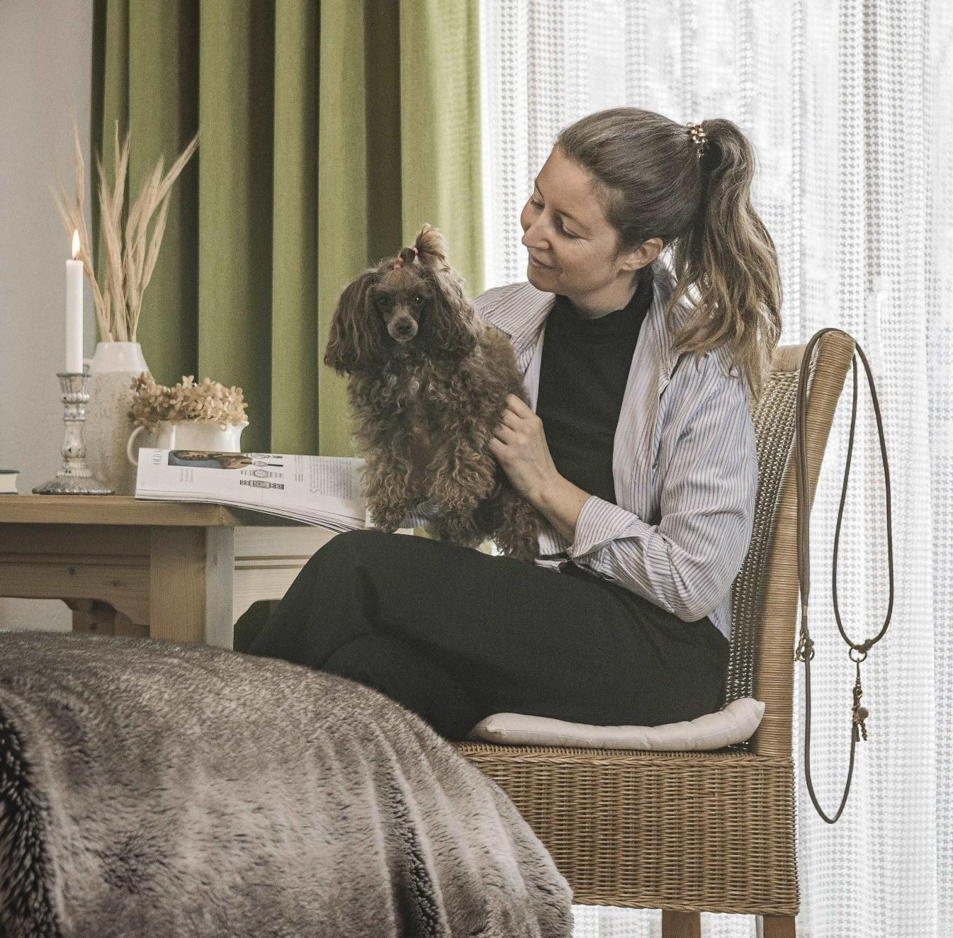 Lisa mit Hund Bild.jpg
