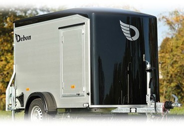 Praktischer Anhänger für den Transport von Eventmodulen und Mietartikeln im Raum Halle Leipzig