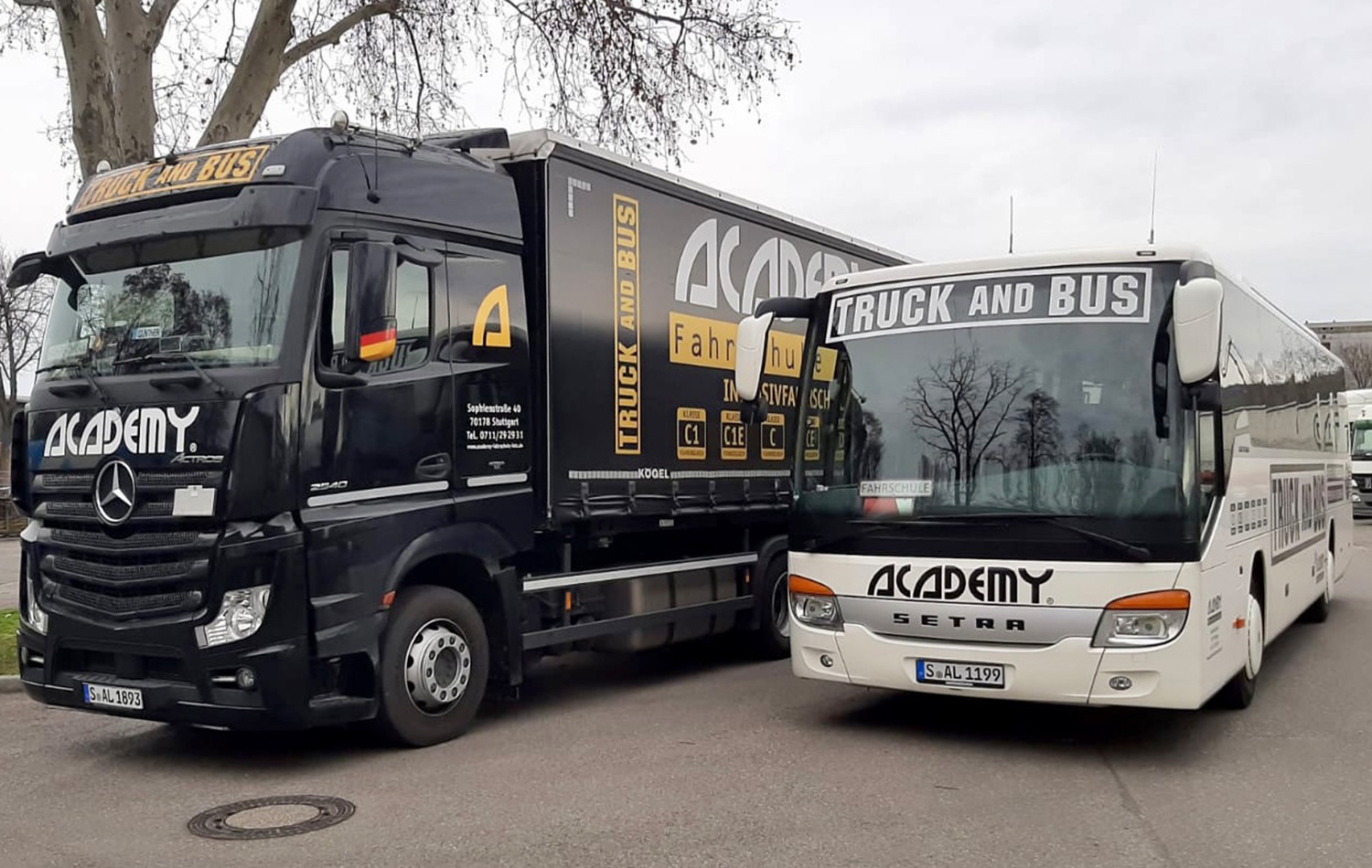 Academy-Lutz-LKW-Bus-1.jpg