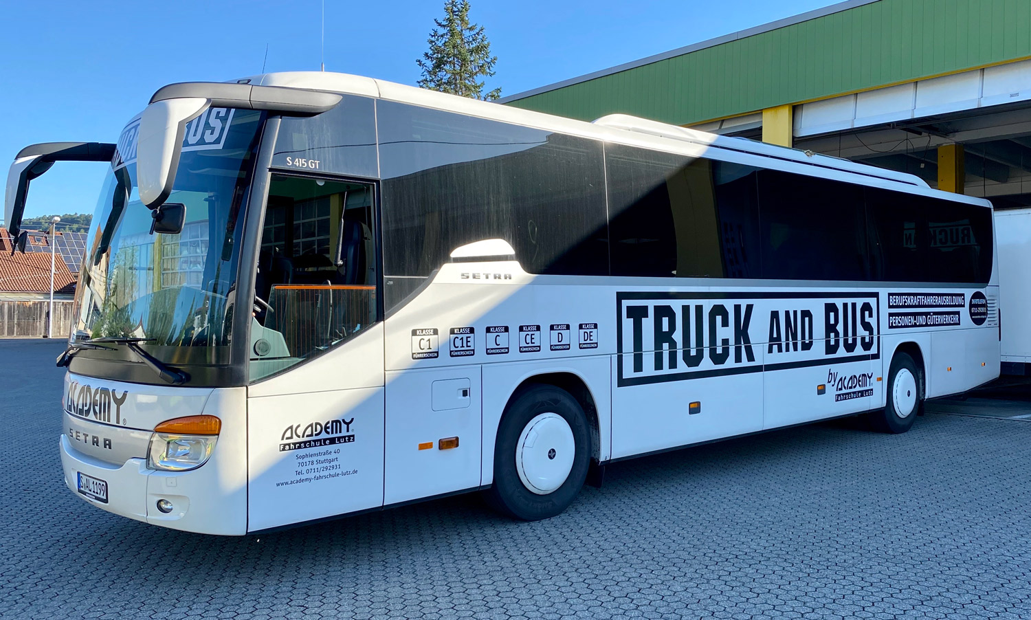 Academy-Lutz-Bus-1.jpg