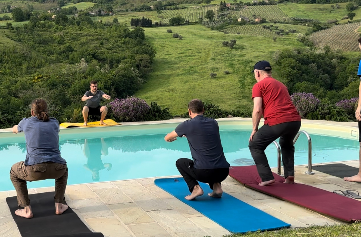 Kniebeuge beim Sportprogramm