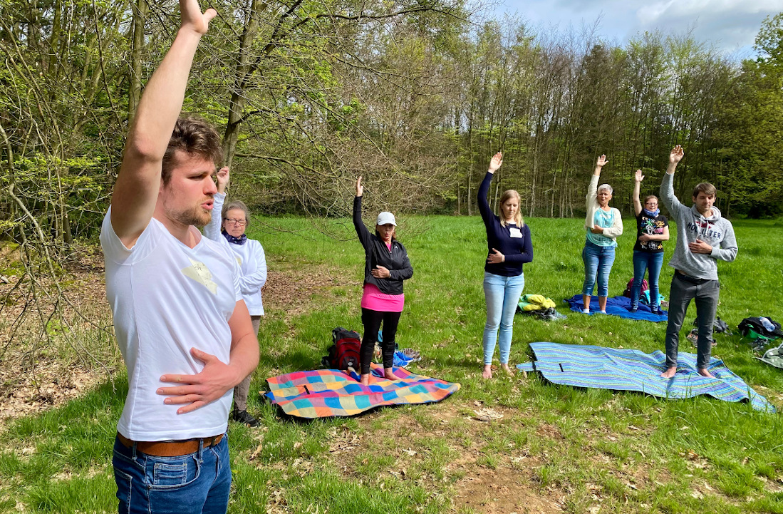 Atemübung beim Outdoor-Workshop