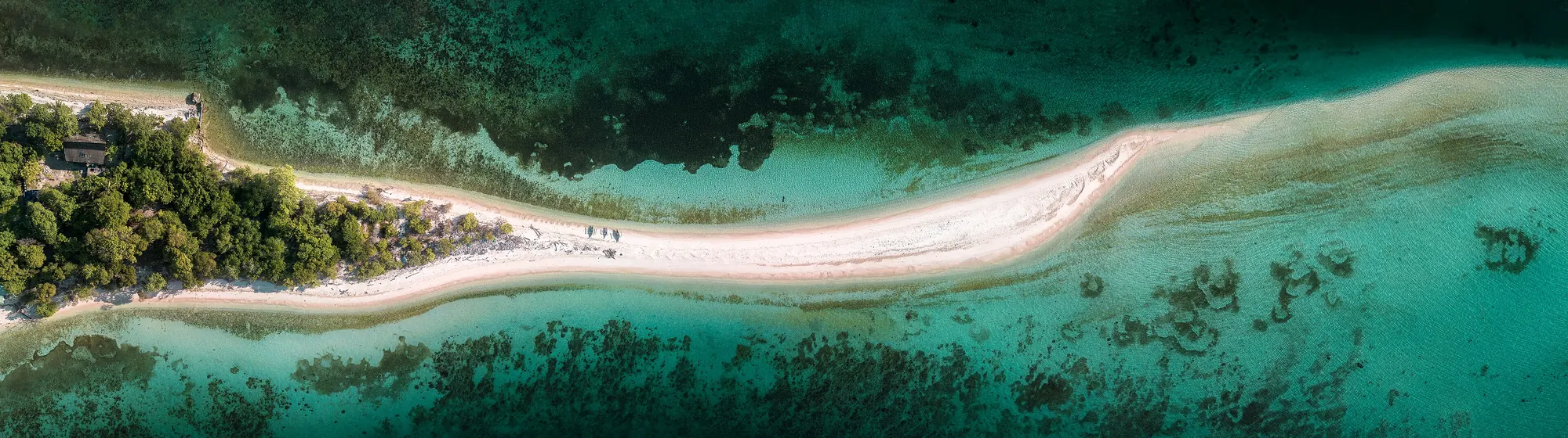 Panorama einer Sandbank in türkisem Wasser