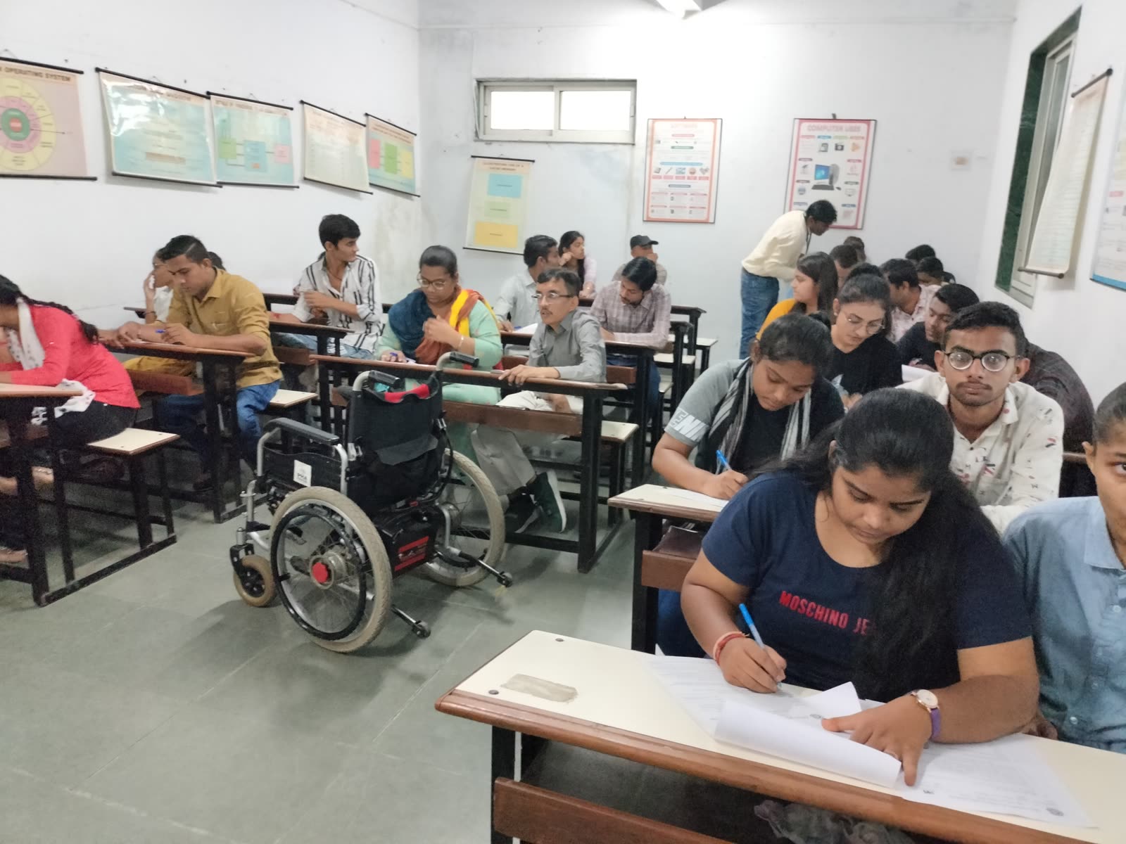 Students and UUF volunteers participating in an inclusive classroom session