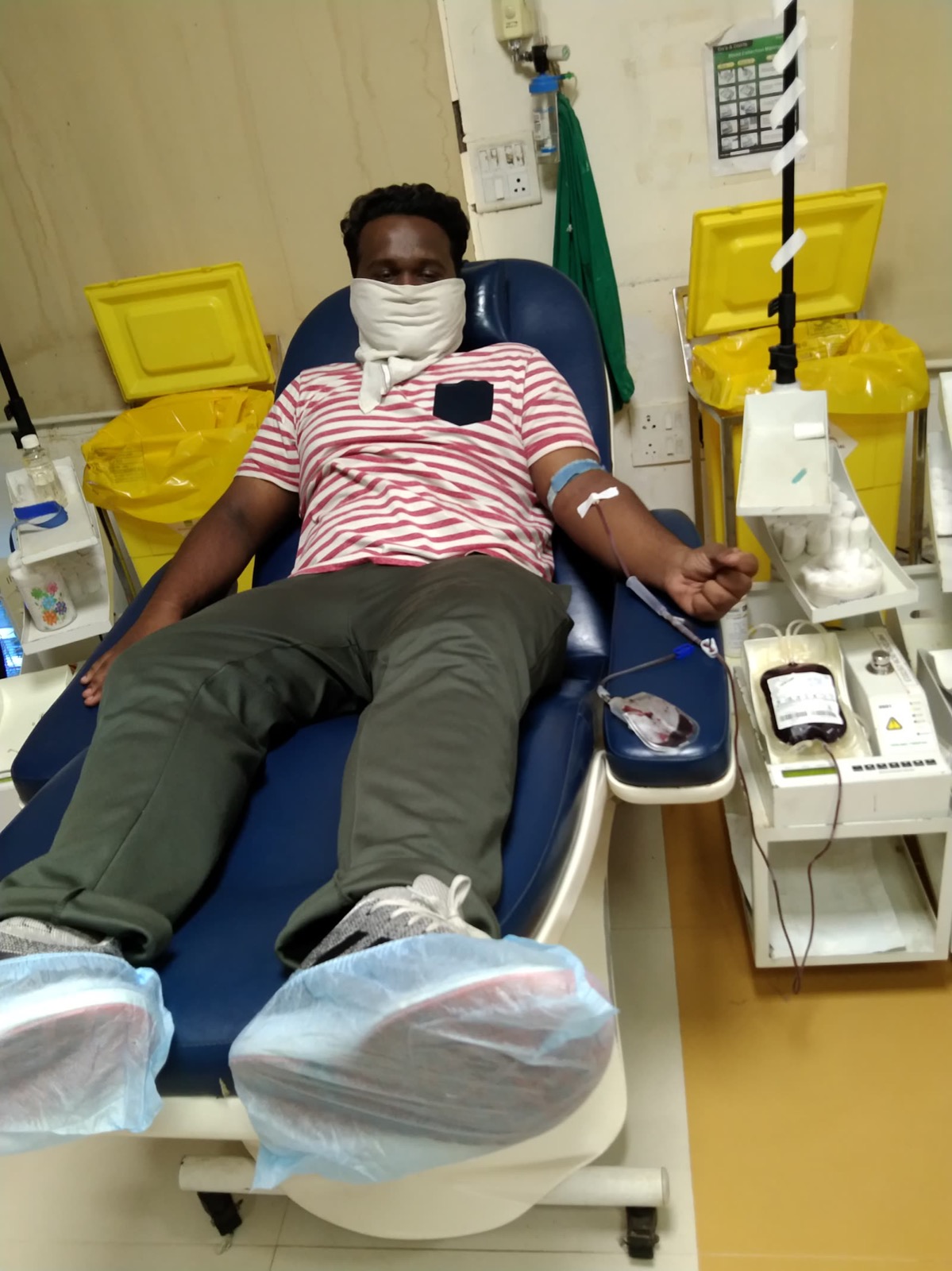 Donors and volunteers at a UUF-supported blood donation drive